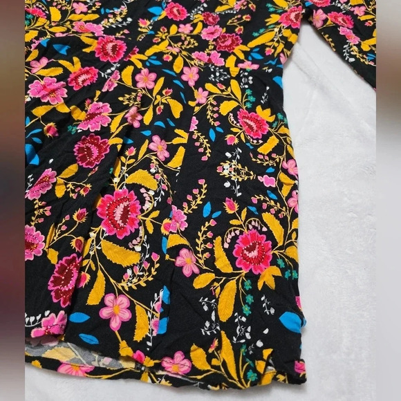Express Black Floral Print Romper, Long Sleeves, Lightweight, V-Neck, Sz 12, EUC - Picture 6 of 12